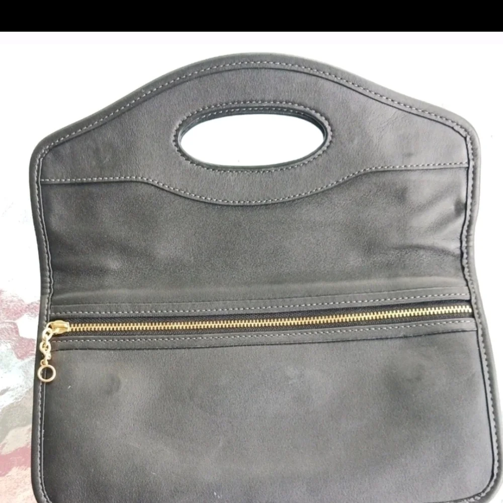 Black Leather Shoulder Bag with Gold Chain - Picture 3 of 7